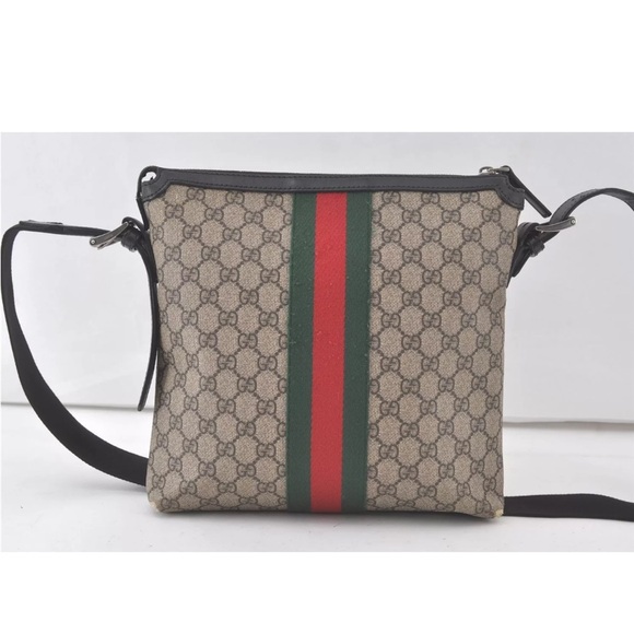 Authenticated Gucci Web Sherry Supreme Messenger Crossbody Bag  (**Has flaws**) - Picture 3 of 13